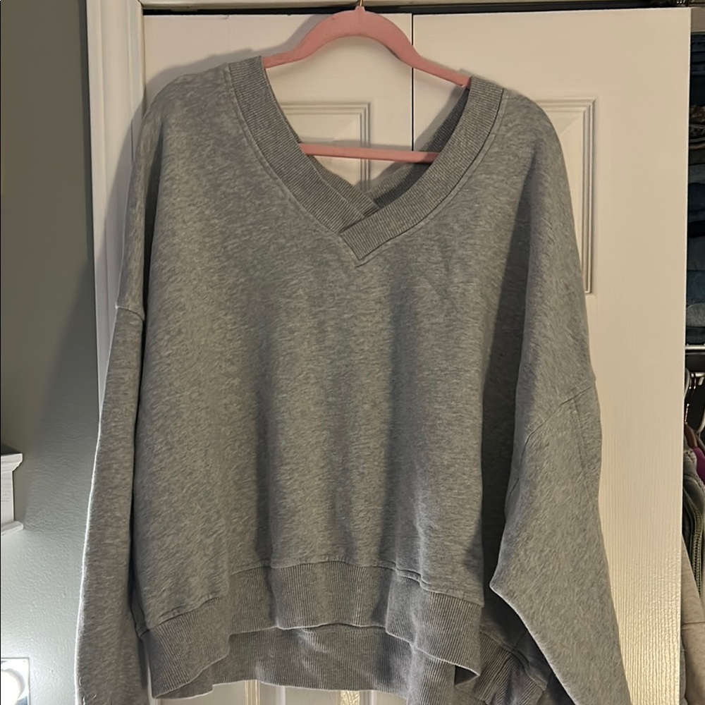 Aerie Gray V-Neck Women's Sweater